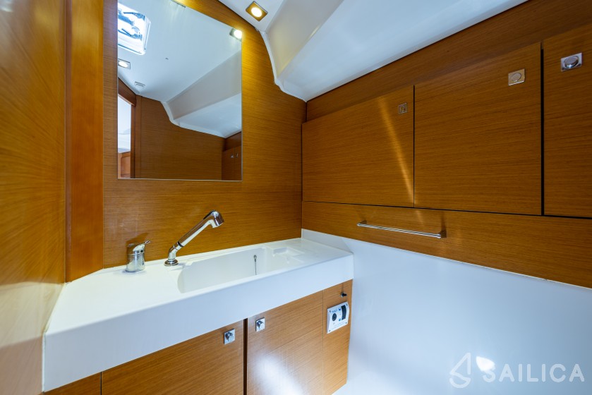 Sun Odyssey 509 - Yacht Charter Sailica