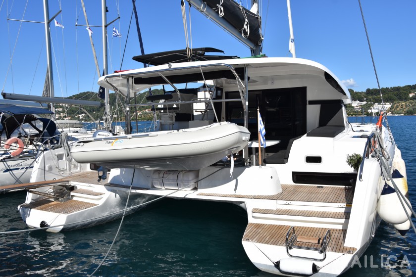 Lagoon 42 - Yacht Charter Sailica