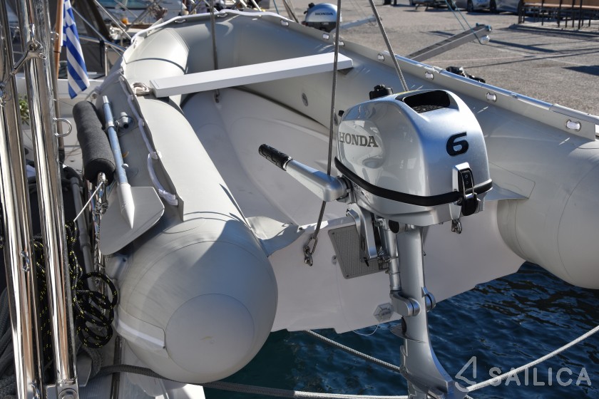 Lagoon 42 - Yacht Charter Sailica