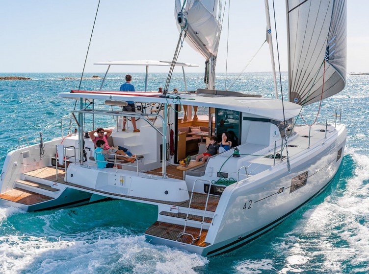 Lagoon 42 - Yacht Charter Sailica
