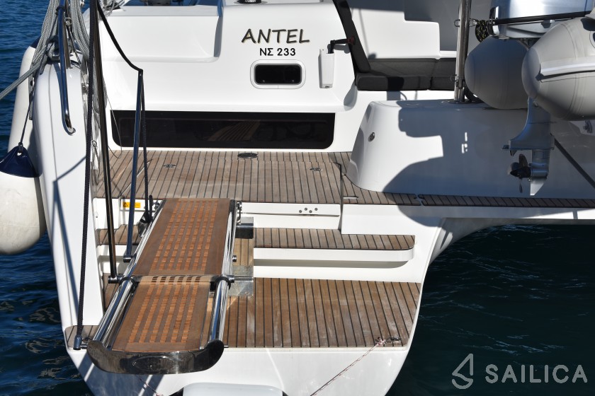 Lagoon 42 - Yacht Charter Sailica