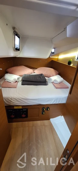 Sun Odyssey 490 - Yacht Charter Sailica