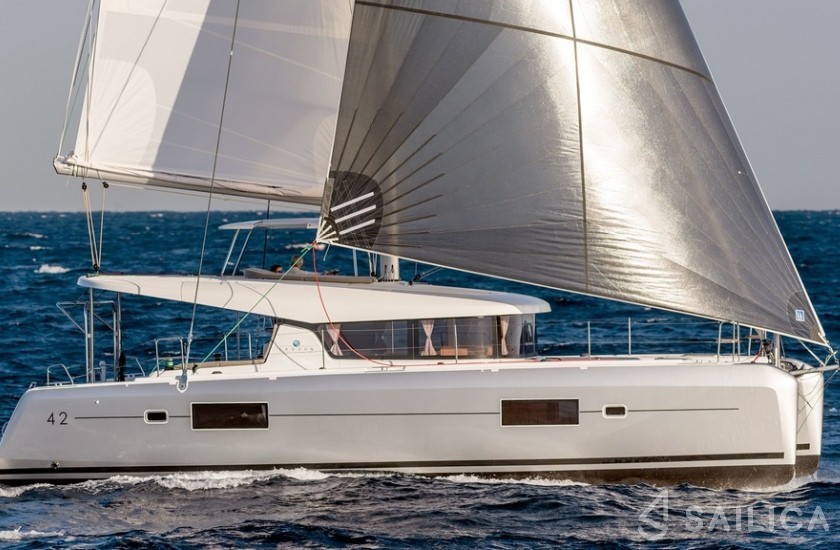 Lagoon 42 - Yacht Charter Sailica
