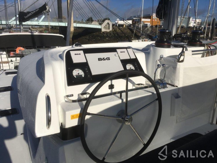 Lagoon 42 - Yacht Charter Sailica