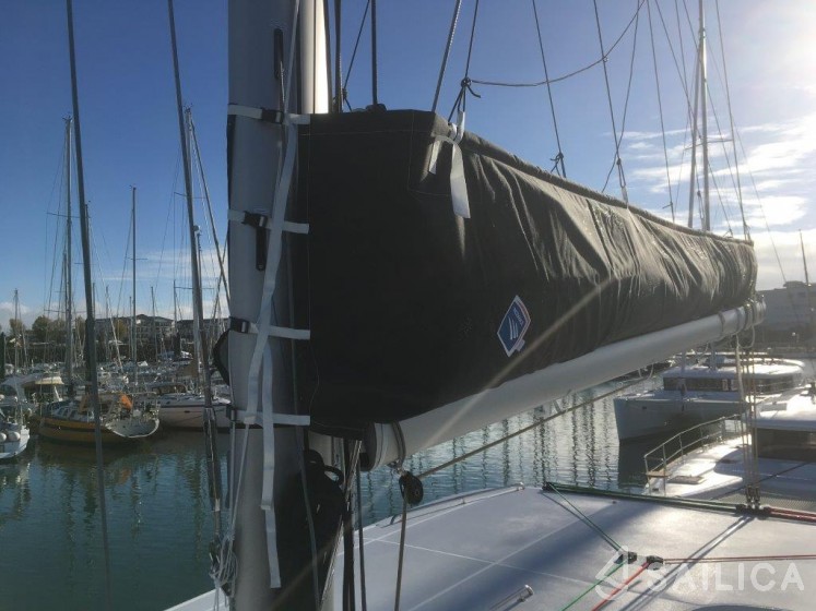 Lagoon 42 - Yacht Charter Sailica