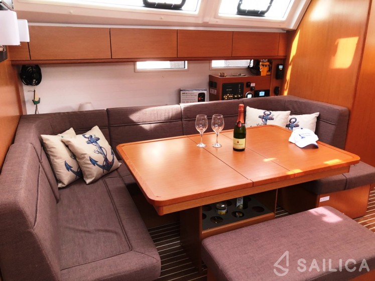 Bavaria 46 Cruiser - Yacht Charter Sailica