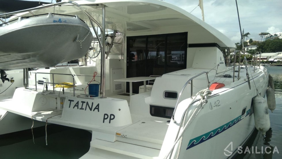 Lagoon 42 - Yacht Charter Sailica