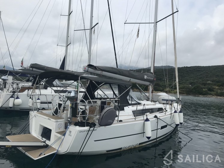 Dufour 360 GL - Yacht Charter Sailica