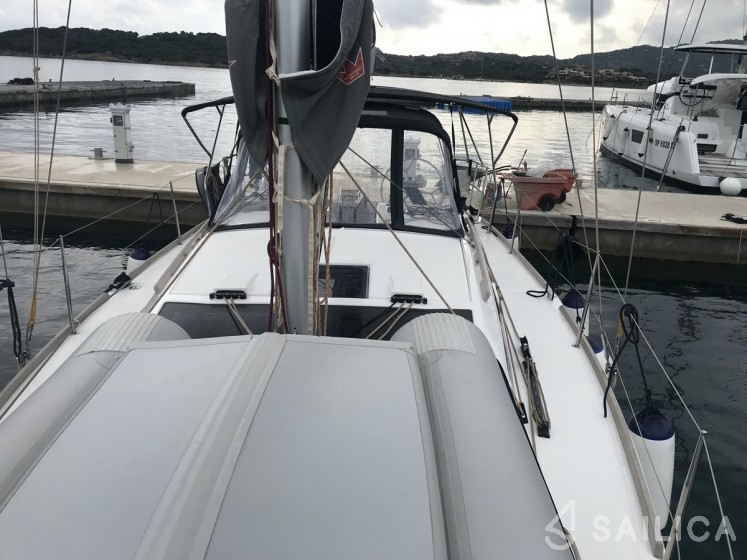 Dufour 360 GL - Yacht Charter Sailica