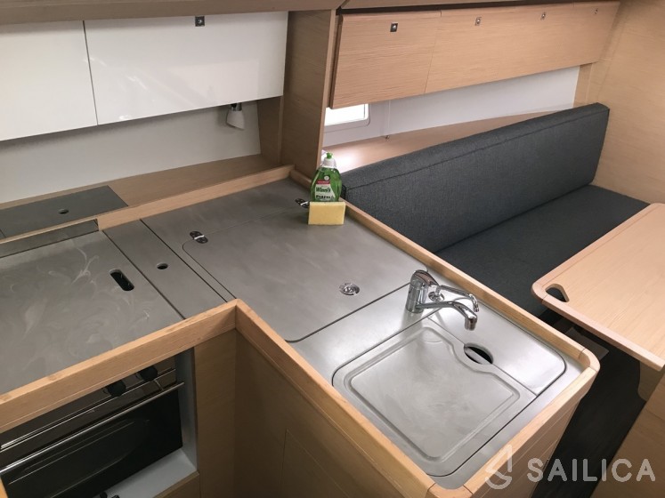 Dufour 360 GL - Yacht Charter Sailica