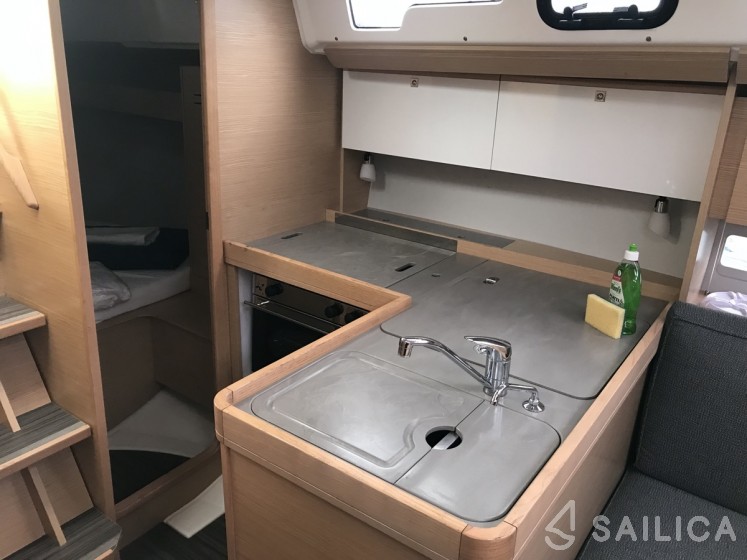 Dufour 360 GL - Yacht Charter Sailica