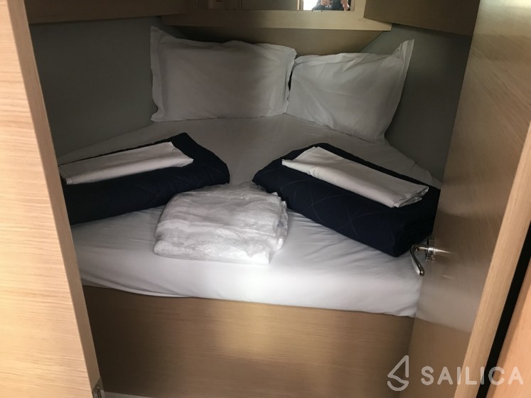 Dufour 360 GL - Yacht Charter Sailica