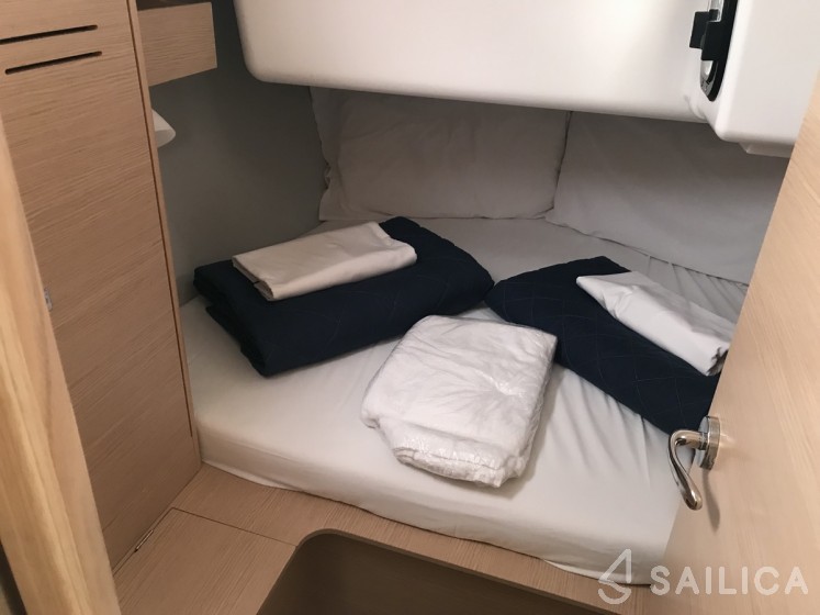 Dufour 360 GL - Yacht Charter Sailica
