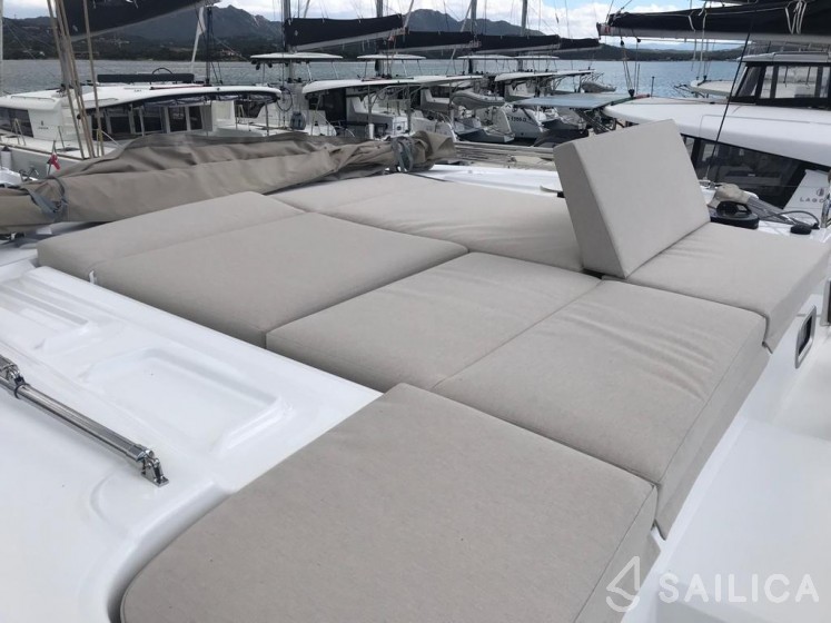 Lagoon 46 - Yacht Charter Sailica