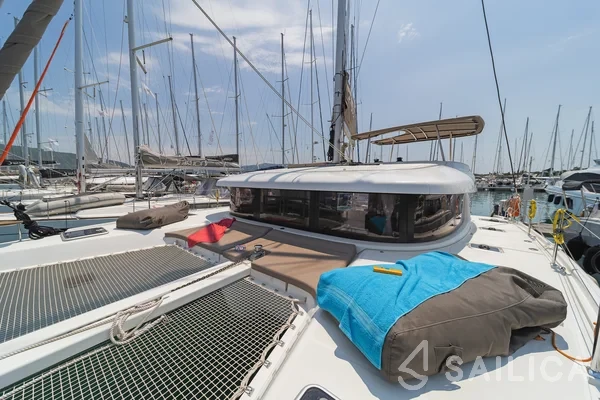 Lagoon 42 - Yacht Charter Sailica