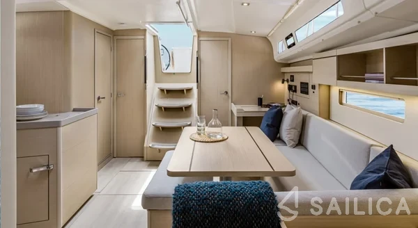 Oceanis 40.1 - Yacht Charter Sailica