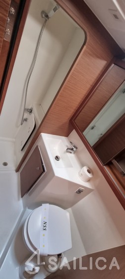 Lagoon 42 - Yacht Charter Sailica
