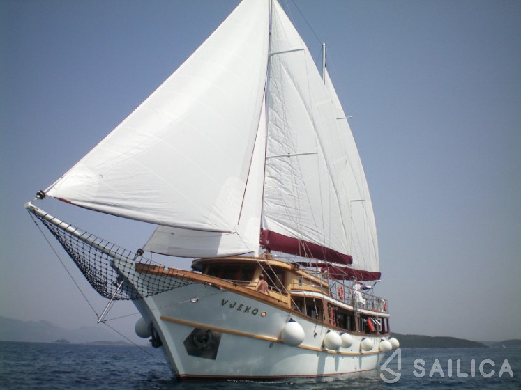 Gulet - Yacht Charter Sailica