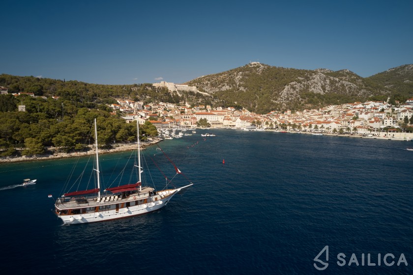 Gulet - Yacht Charter Sailica