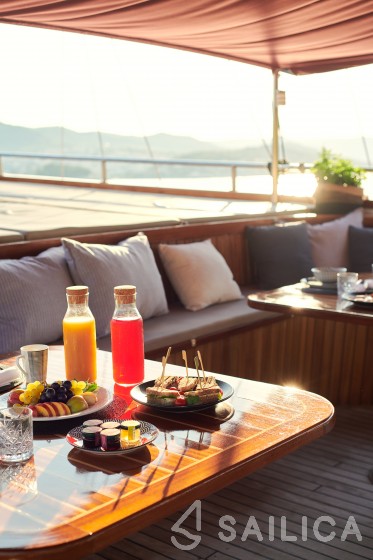 Gulet - Yacht Charter Sailica