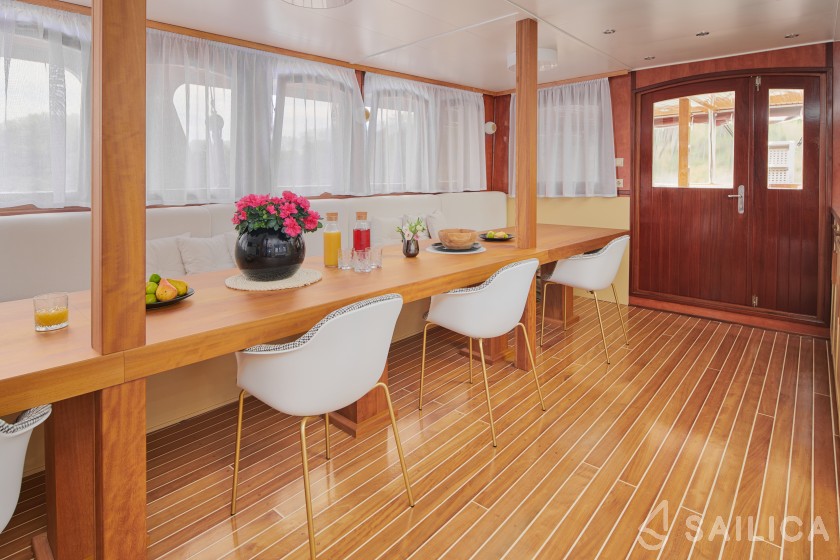 Gulet - Yacht Charter Sailica