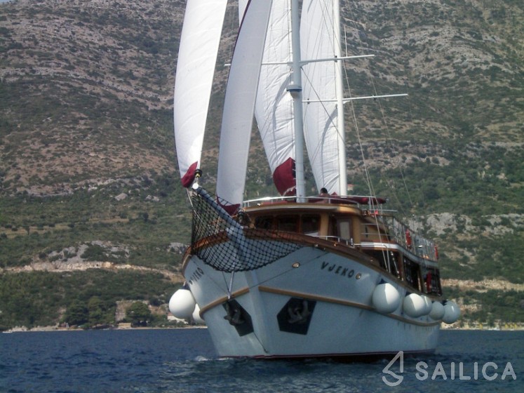 Gulet - Yacht Charter Sailica