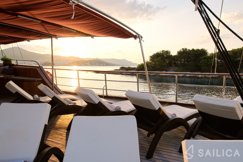Gulet - Yacht Charter Sailica