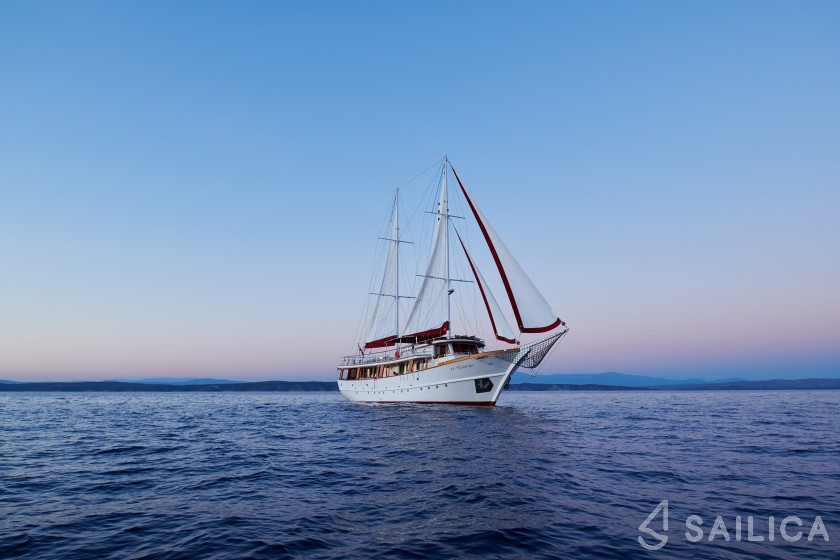 Gulet - Yacht Charter Sailica