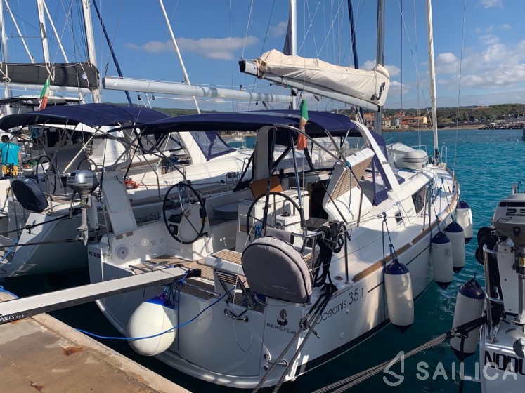 Oceanis 35.1 - Yacht Charter Sailica