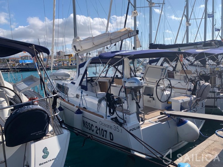 Oceanis 35.1 - Yacht Charter Sailica