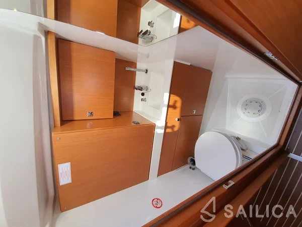 Bavaria C45 - Yacht Charter Sailica