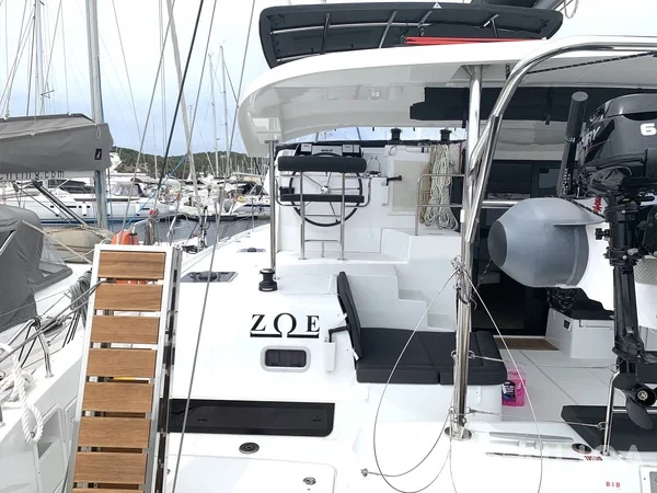 Lagoon 42 - Yacht Charter Sailica