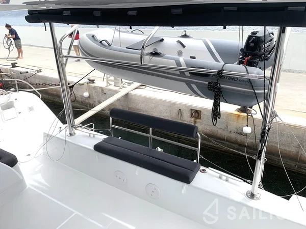 Lagoon 42 - Yacht Charter Sailica