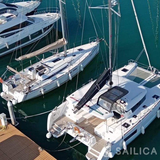 Lagoon 40 - Yacht Charter Sailica
