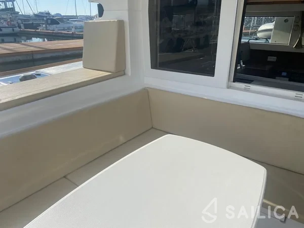 Lagoon 40 - Yacht Charter Sailica