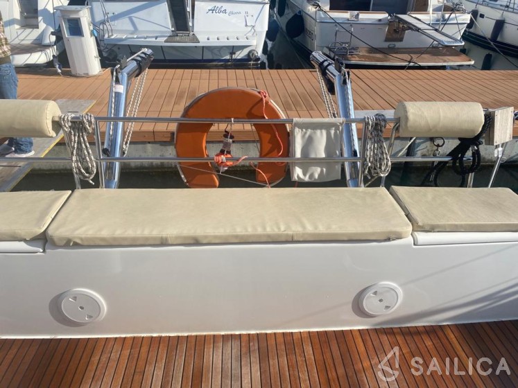 Lagoon 40 - Yacht Charter Sailica
