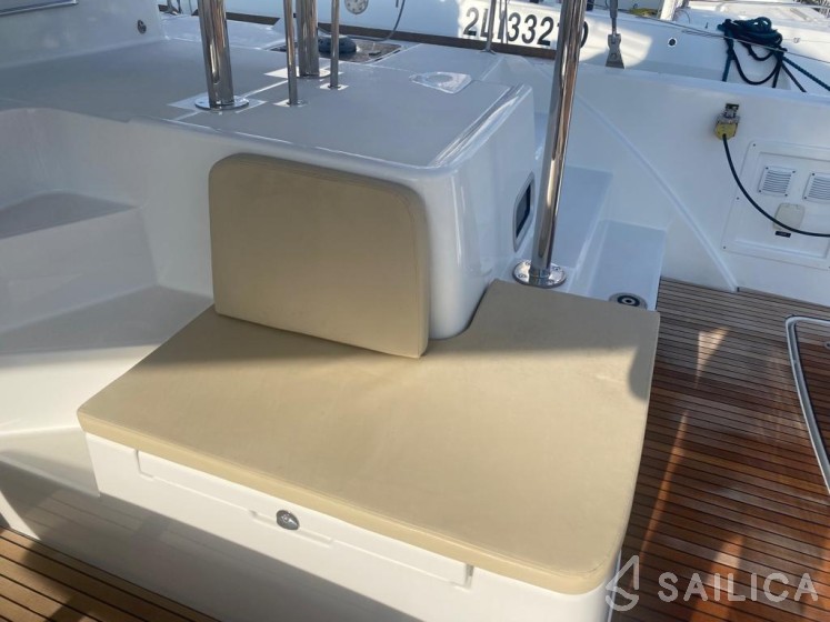 Lagoon 40 - Yacht Charter Sailica