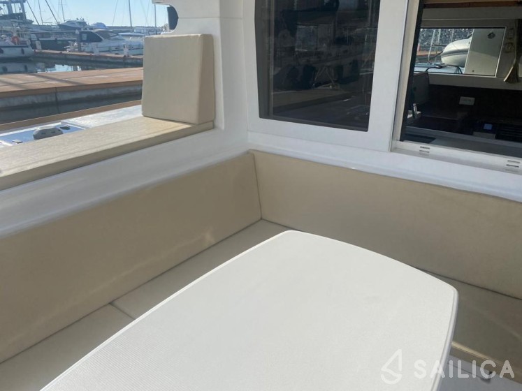 Lagoon 40 - Yacht Charter Sailica
