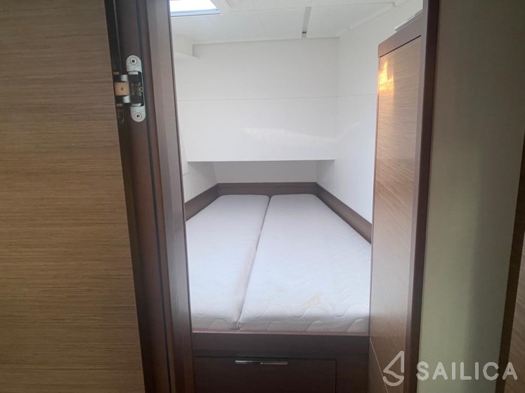 Lagoon 40 - Yacht Charter Sailica