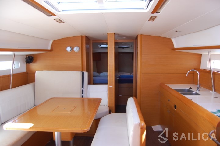 Sun Odyssey 519 - Yacht Charter Sailica