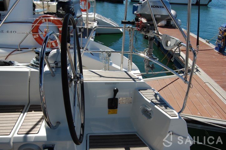 Sun Odyssey 519 - Yacht Charter Sailica