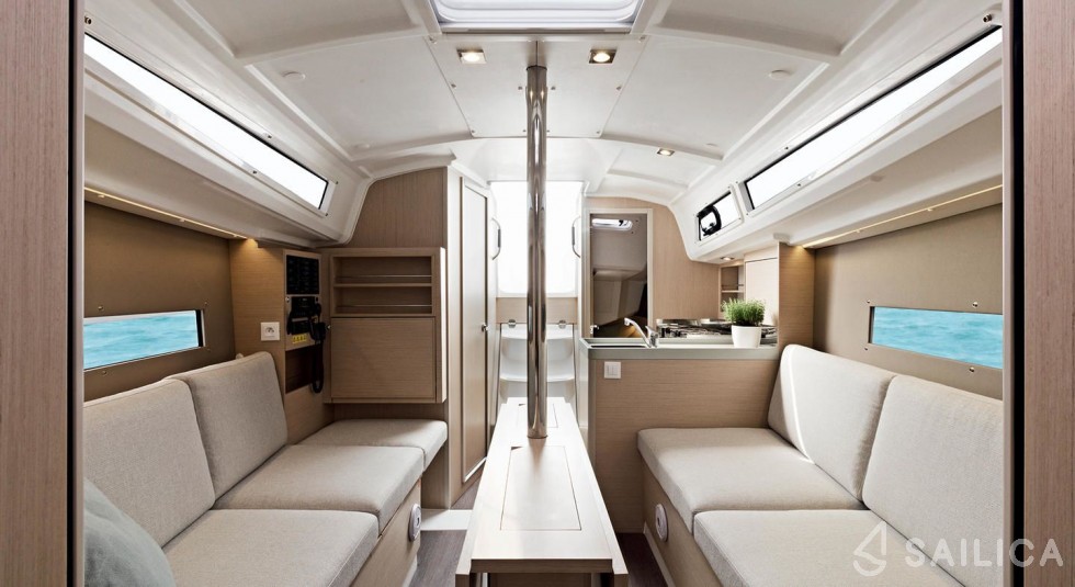 Oceanis 30.1 - Yacht Charter Sailica