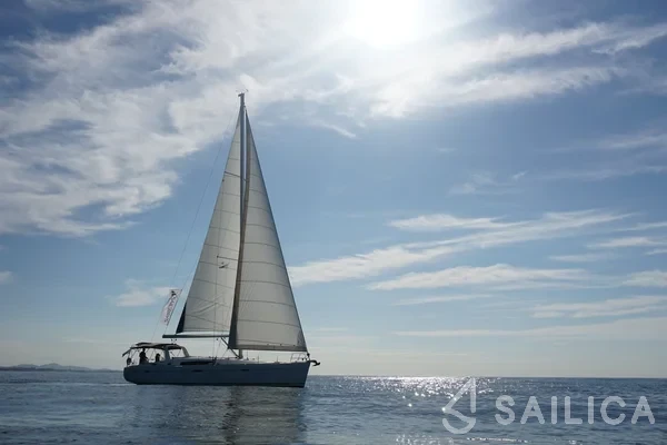 Oceanis 50 Family - Yacht Charter Sailica