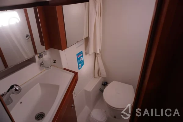 Oceanis 50 Family - Yacht Charter Sailica