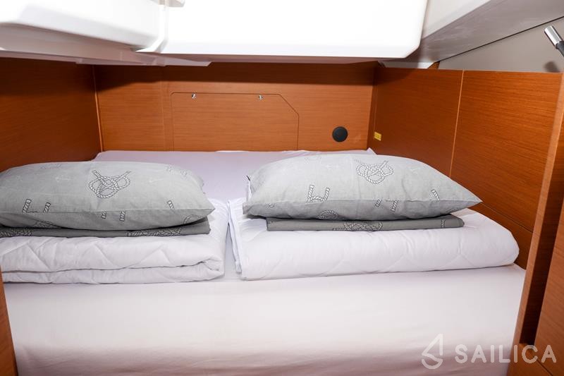 Sun Odyssey 440 - Yacht Charter Sailica
