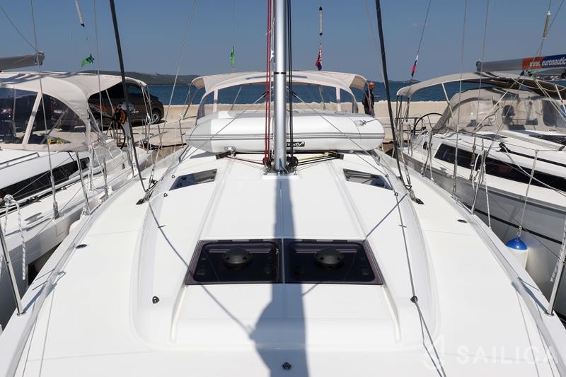 Sun Odyssey 440 - Yacht Charter Sailica