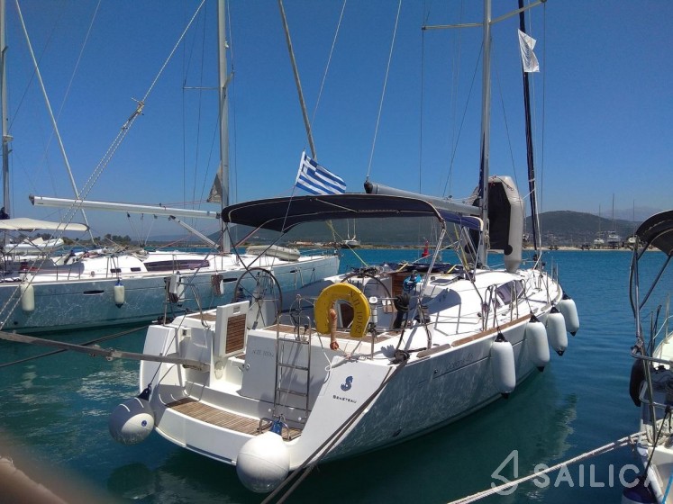 Oceanis 46 - Yacht Charter Sailica