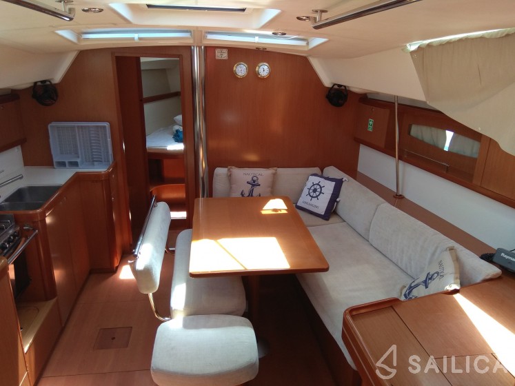 Oceanis 46 - Yacht Charter Sailica