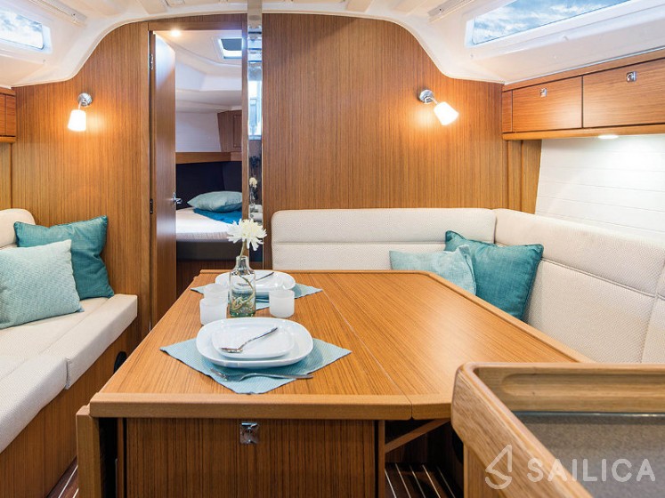 Bavaria 37 Cruiser - Yacht Charter Sailica