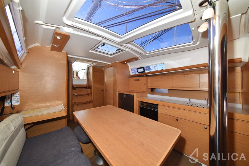Dufour 382 GL - Yacht Charter Sailica